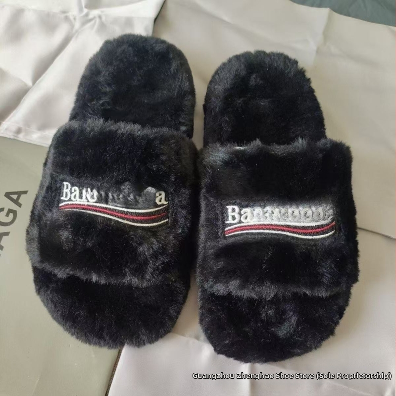 Dámske papuče z baraninej vlny s výšivkou, plochá podrážka, zapínanie jedným pohybom, protišmykové, tlmenie nárazov