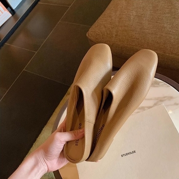 Mule slip-on din piele naturală, vârf închis, căptușeală din piele de porc, talpă din cauciuc, toc plat