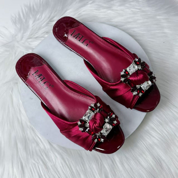 Mflg kristályos mulyapapucs, selyem felsőrész, műbőr bélés, TPR talp, lapos talp