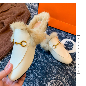 Mule s krznom od zeca, Slip-On dizajn, gornji dio od Super Fiber, unutarnja podstava od zeca, gumena potplata, ravna potplata