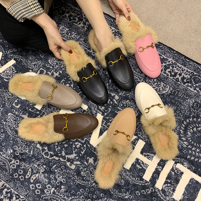 Mule s krznom od zeca, Slip-On dizajn, gornji dio od Super Fiber, unutarnja podstava od zeca, gumena potplata, ravna potplata