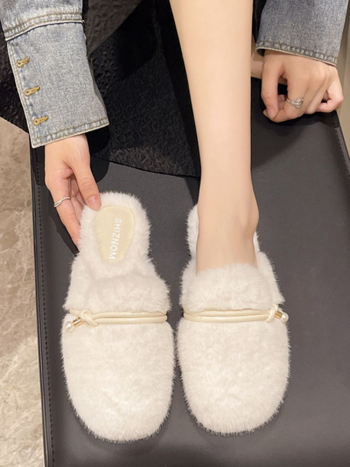 Női szőrös papucs velúr felsőrésszel, gumitalppal, belső műbőr béléssel, slip-on a mindennapi viselethez