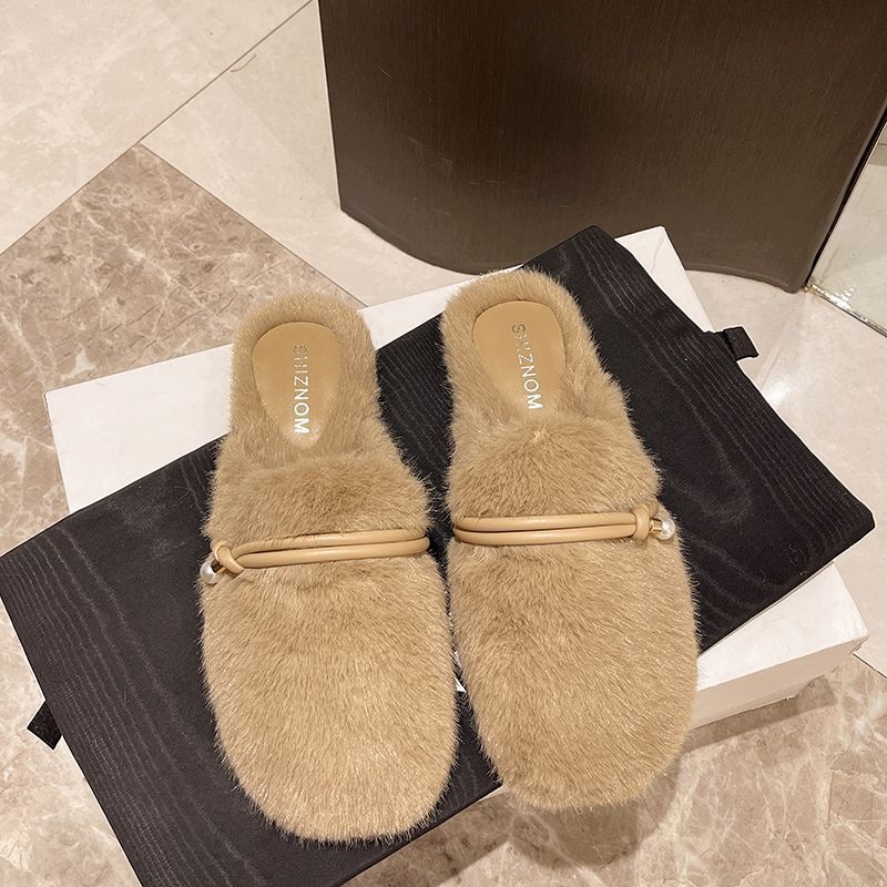 Női szőrös papucs velúr felsőrésszel, gumitalppal, belső műbőr béléssel, slip-on a mindennapi viselethez