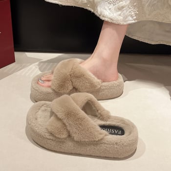 Γυναικείες χνουδωτές παντόφλες με διασταυρούμενο σχέδιο και παχιά σόλα 3–5 εκ, PU άνω μέρος, καουτσούκ εξωτερική σόλα, slip-on, γούνινη επένδυση