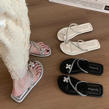 Ženske PVC slip-on sandale s ravnim dnom — gornji dio PVC, podplat PVC, debljina potplata 0–3 cm, lagane i protuklizne