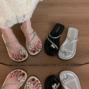 Ženske PVC slip-on sandale s ravnim dnom — gornji dio PVC, podplat PVC, debljina potplata 0–3 cm, lagane i protuklizne
