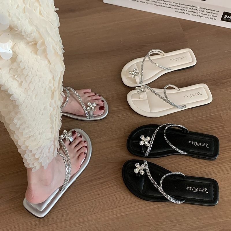 Ženske PVC slip-on sandale s ravnim dnom — gornji dio PVC, podplat PVC, debljina potplata 0–3 cm, lagane i protuklizne