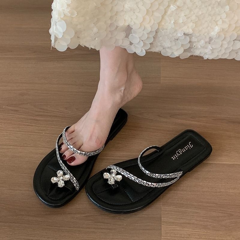 Ženske PVC slip-on sandale s ravnim dnom — gornji dio PVC, podplat PVC, debljina potplata 0–3 cm, lagane i protuklizne