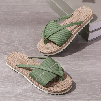 Ženske papuče za plažu s velurom na gornjem dijelu, gumom potplatom, podstava od tkanine, ravna potplata, debljina potplata 0–3 cm