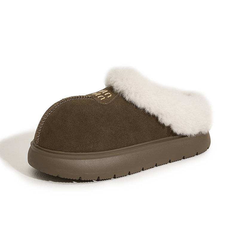 Γυναικείες παντόφλες εξωτερικής χρήσης με ματ σουέτ στην επάνω επιφάνεια, εσωτερική επένδυση από συνθετικό γούνινο, σόλα από καουτσούκ, slip-on σχεδίαση, μινιμαλιστικό στυλ, 3-5 cm πάχος σόλας, χειμώνας 2025