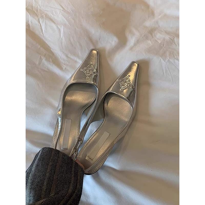 Sandale s jednim remenom, kvadratni nos, niski pet, gornji dio: koža prvog reda i split koža, unutrašnjost: umjetni pliš