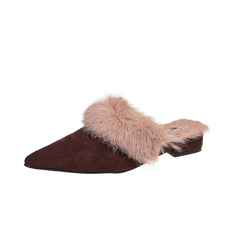 Baotou stil ženske papuče s oštrim nosom, podstavljene umjetnim krznom, gornji dio od suede materijala, gumena potplata, zima 2024