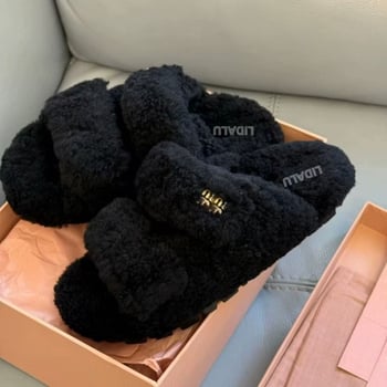 Papuci de femei cu blană artificială, partea superioară din pluș, căptușeală din lână de oaie, talpă din cauciuc antiderapant, grosime 3–5 cm