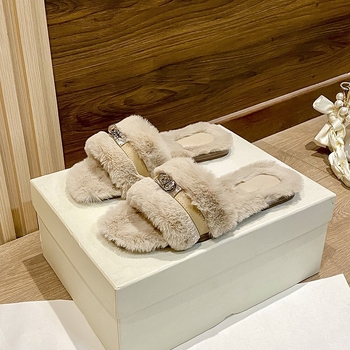 Γυναικείες γούνινες παντόφλες με κλείσιμο αγκράφας για εξωτερική χρήση, φθινοπωρινό‑χειμερινό 2025, κορεατικό στυλ, επάνω μέρος από τεχνητό γούνινο ύφασμα, επένδυση από τεχνητό μαλλί, σόλα από καουτσούκ, πάχος σόλας 0–3 εκ, ίσια σόλα, μονόχρωμες