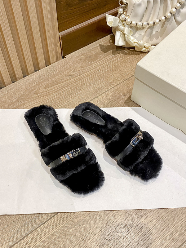 Γυναικείες γούνινες παντόφλες με κλείσιμο αγκράφας για εξωτερική χρήση, φθινοπωρινό‑χειμερινό 2025, κορεατικό στυλ, επάνω μέρος από τεχνητό γούνινο ύφασμα, επένδυση από τεχνητό μαλλί, σόλα από καουτσούκ, πάχος σόλας 0–3 εκ, ίσια σόλα, μονόχρωμες