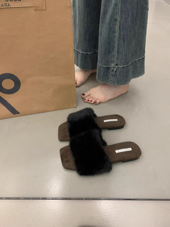 Női retro szőrös papucs, plüss bélés, gumírozott talp, csúszásmentes, lapos talp, őszi 2024