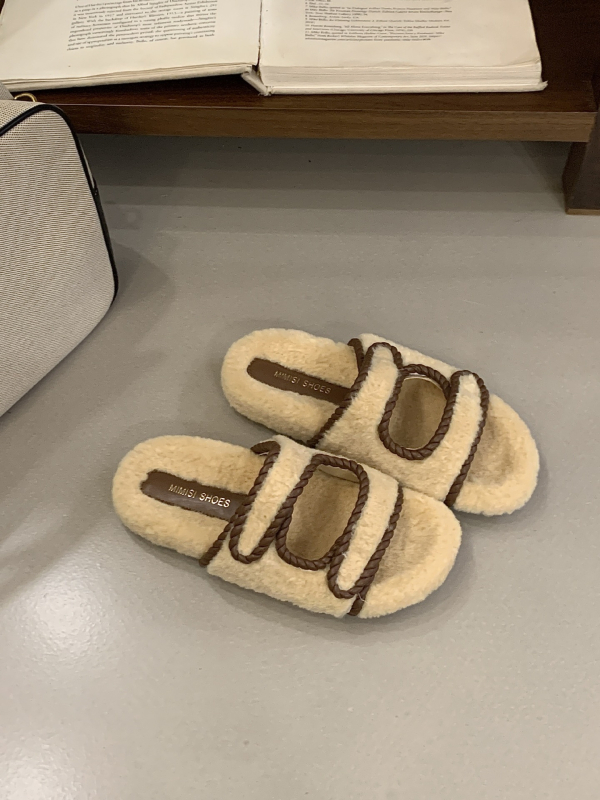 Női vastag talpú plüss papucs — nubuk felsőrész, gumírozott talp, slip-on kialakítás, belső réteg: szuper rost, talp vastagsága 0–3 cm