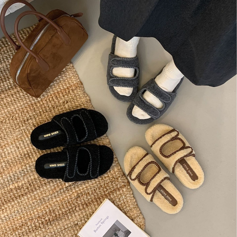 Női vastag talpú plüss papucs — nubuk felsőrész, gumírozott talp, slip-on kialakítás, belső réteg: szuper rost, talp vastagsága 0–3 cm