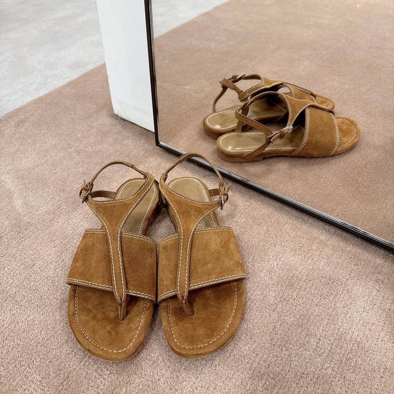 Női római szandálok – valódi bőr felső rész, két réteg bőr a felső részen, elöl és hátul pántokkal és csattal, gumitalp, kerek orr