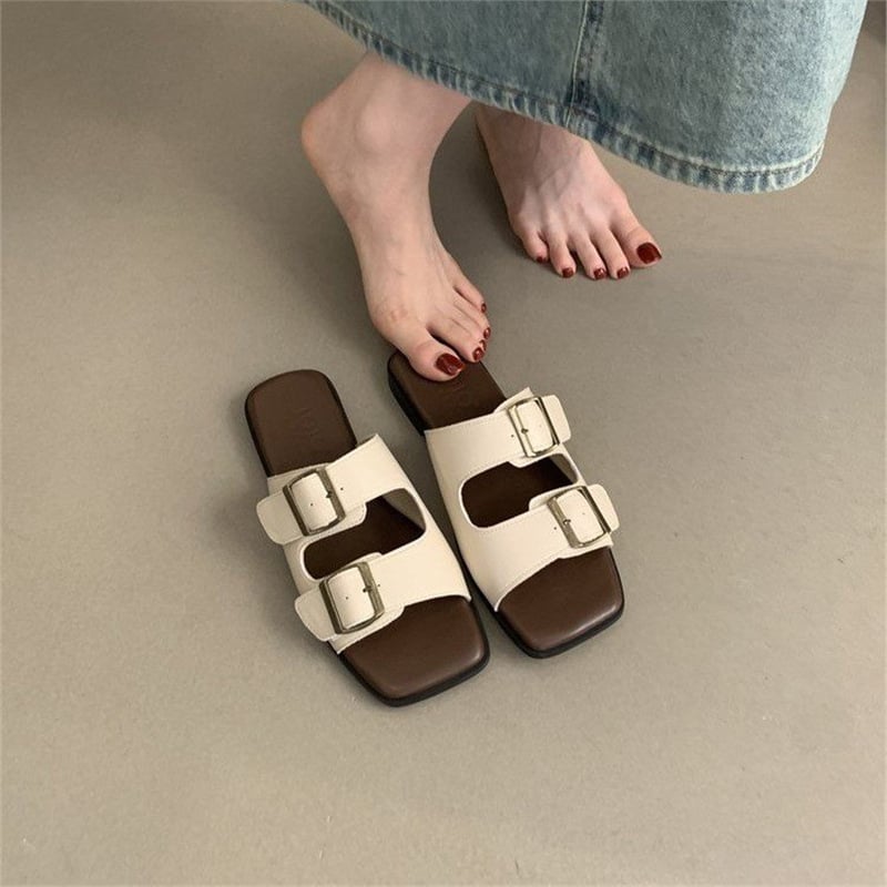 Női egypántos papucs – vintage stílus, felső rész mű PU, talp kompozit anyagból, lapos sarok, talp vastagsága 0–3 cm