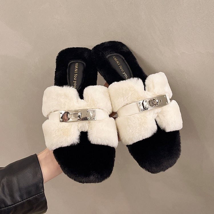 Női puha papucs mikroszálas bőr felsőrésze, belső bőrrel, gumi talppal, könnyen felhúzható záródás, 0–3 cm lapos sarok, Tavasz 2025