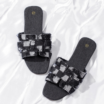 Dámske sandále s otvoreným prstom a plochou podrážkou - štvorcový nos, denim vrchná časť, podrážka z TPR, mriežkový vzor, textilná podšívka