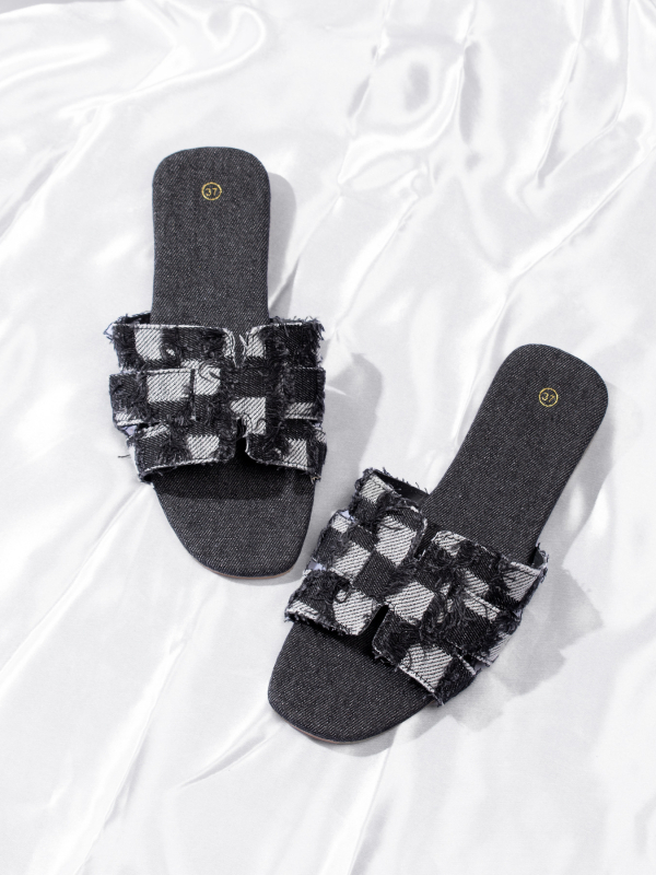 Dámske sandále s otvoreným prstom a plochou podrážkou - štvorcový nos, denim vrchná časť, podrážka z TPR, mriežkový vzor, textilná podšívka