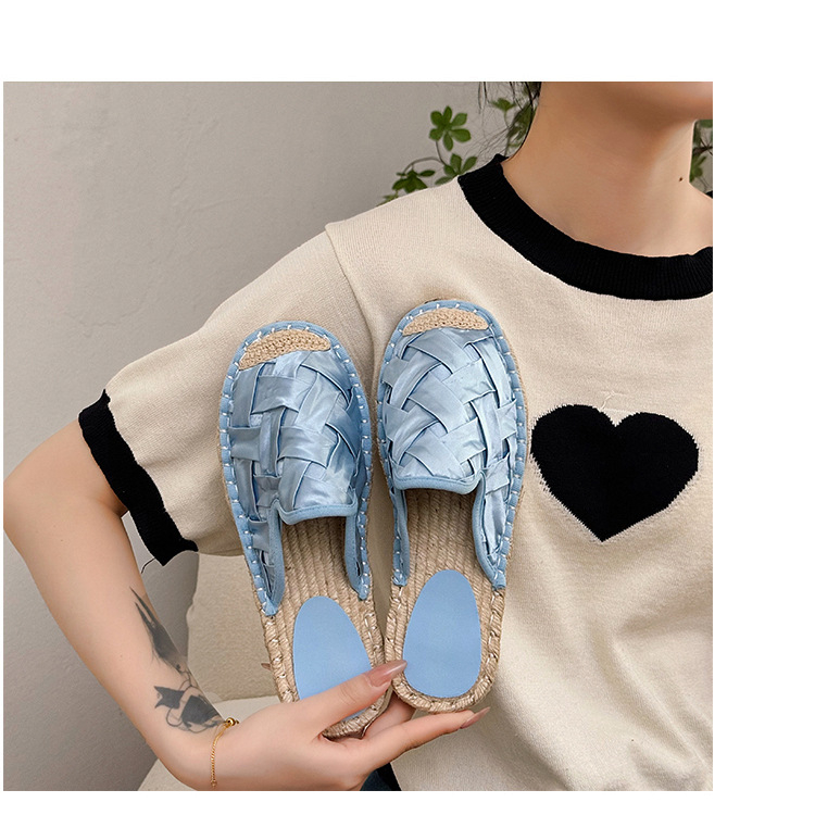 Dámske vyšívané rybárske topánky s kvietkovým vzorom, slip-on, leto 2023 (Horný materiál: semiš; Vnútorný materiál: umeľá koža; Podeľka: guma; Vzor: kvety; Sezóna: leto 2023)