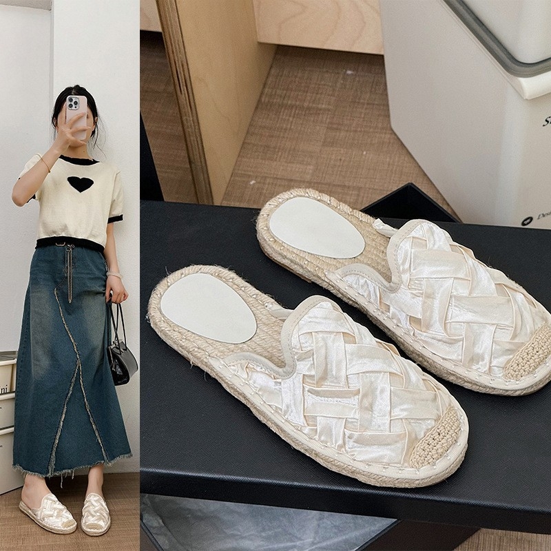 Dámske vyšívané rybárske topánky s kvietkovým vzorom, slip-on, leto 2023 (Horný materiál: semiš; Vnútorný materiál: umeľá koža; Podeľka: guma; Vzor: kvety; Sezóna: leto 2023)