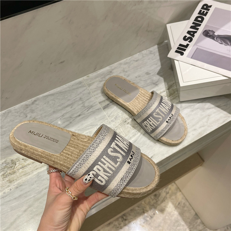 Dámske vyšívané rybárske topánky s kvietkovým vzorom, slip-on, leto 2023 (Horný materiál: semiš; Vnútorný materiál: umeľá koža; Podeľka: guma; Vzor: kvety; Sezóna: leto 2023)