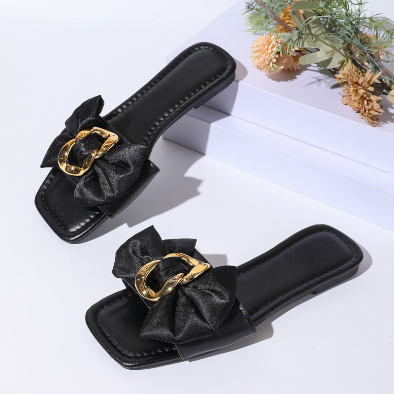 Dámske ploché sandále s mašľou, otvorený prst, štvorcový nos; horný materiál PU; podrážka z gumy; priedušné; leto 2025