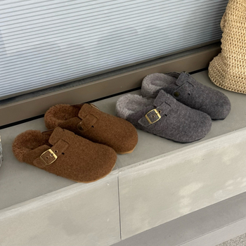 Dámske papuče zo split kože, hrubá podrážka (0–3 cm), flísová výstelka, gumová podrážka, slip-on zapínanie — Zima 2025
