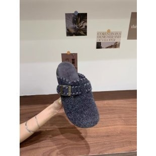 Ženske Birkenstock stile cipele od nubuk kože, gornji dio od filca, gumena potplata, unutarnja od umjetnog krzna, plosni potplat