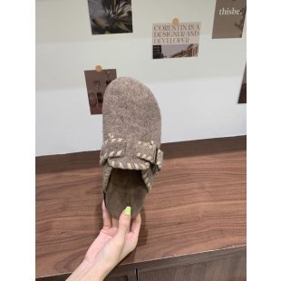 Ženske Birkenstock stile cipele od nubuk kože, gornji dio od filca, gumena potplata, unutarnja od umjetnog krzna, plosni potplat