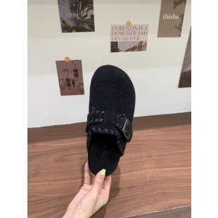 Ženske Birkenstock stile cipele od nubuk kože, gornji dio od filca, gumena potplata, unutarnja od umjetnog krzna, plosni potplat