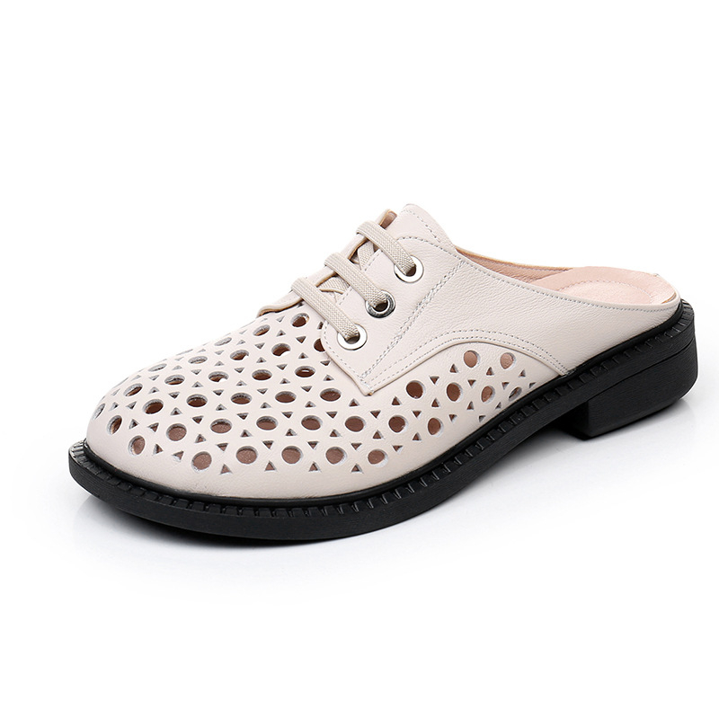 Δερμάτινα περφοραρισμένα σανδάλια με επίπεδη σόλα, slip-on