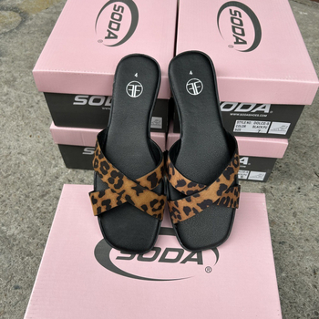 Ženske papuče leopard uzorak s križnim dizajnom, gornji dio: super vlakno, podstava: koža, potplat: guma