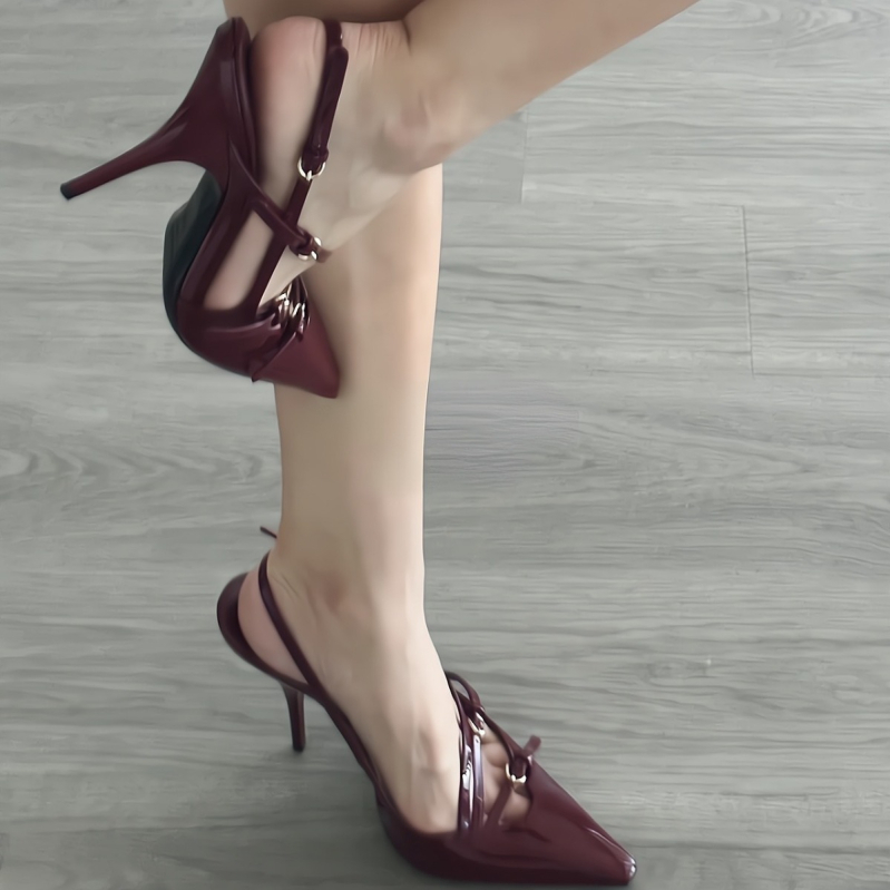 Remenaste sandale s kitten heel – gornjište od mikrovlakna, šiljast prst, bez podstavka, gumeni đon, zatvaranje s jednom kopčom, proljeće 2024