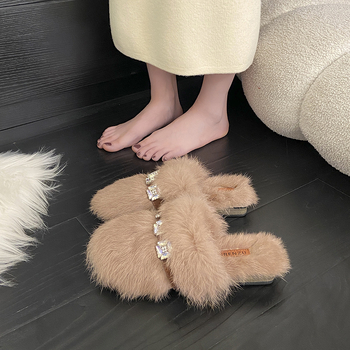 Női szőrös papucs, koreai stílus, suede felsőrész, béléses, gumírozott talp, lapos talp, könnyen felvehető, otthoni használatra