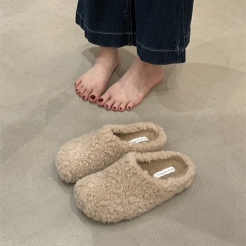 Koreai stílusú szőrme papucs, integrált báránybőrrel, nubuk felsőrész, belső műszál rövid plüss bélés, gumitalp, slip-on, lapos talp, 0-3 cm emelés
