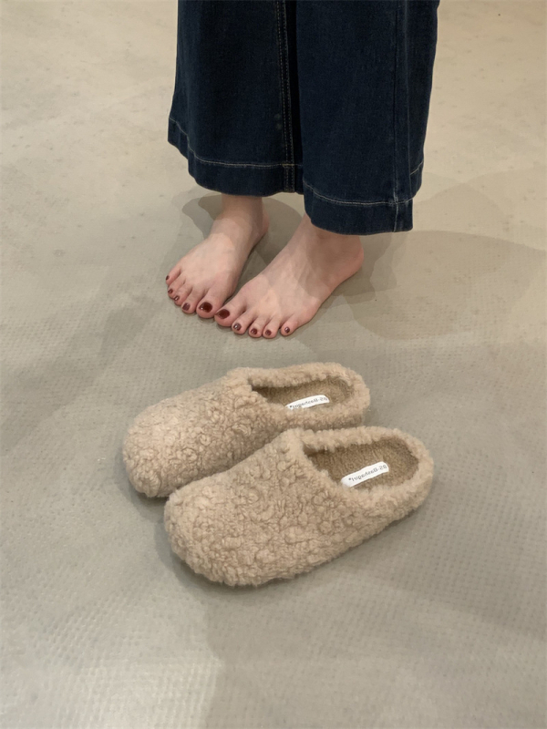 Koreai stílusú szőrme papucs, integrált báránybőrrel, nubuk felsőrész, belső műszál rövid plüss bélés, gumitalp, slip-on, lapos talp, 0-3 cm emelés