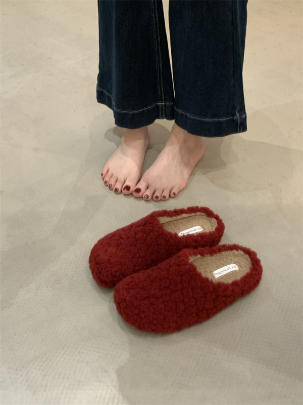 Koreai stílusú szőrme papucs, integrált báránybőrrel, nubuk felsőrész, belső műszál rövid plüss bélés, gumitalp, slip-on, lapos talp, 0-3 cm emelés