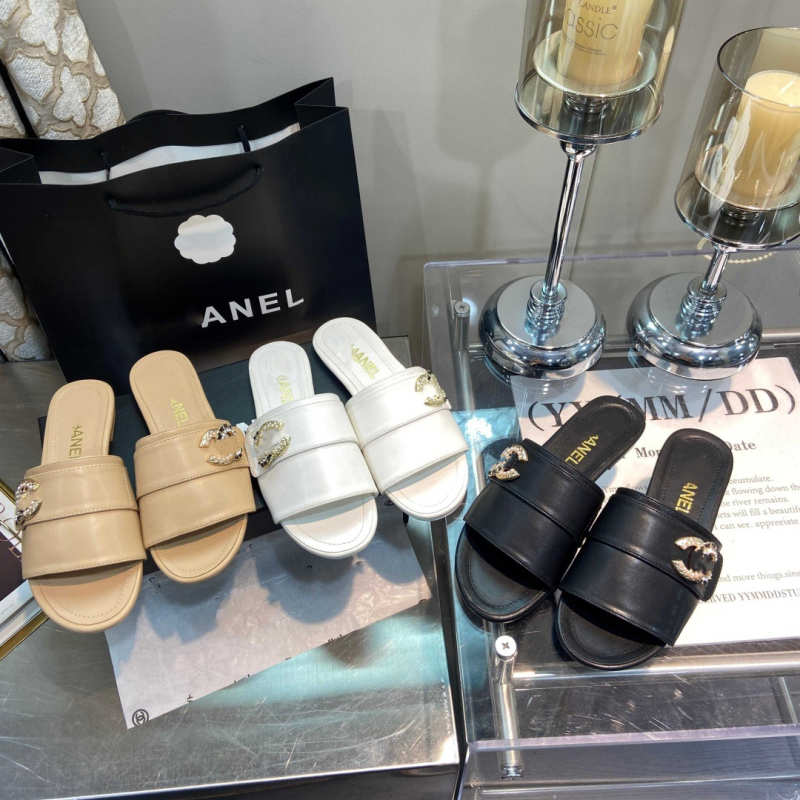 Női lapos szandál valódi bőrből készült felsőrésszel, juhbőr bélés, gumitalp, lélegző és könnyű