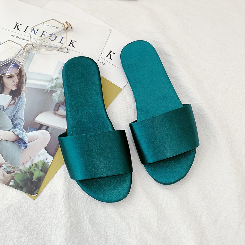 Dámske svadobné papuče, korejský štýl, vrchný materiál a podšívka z textilu, gumená podrážka, plochá päta, hrúbka podrážky 0–3 cm