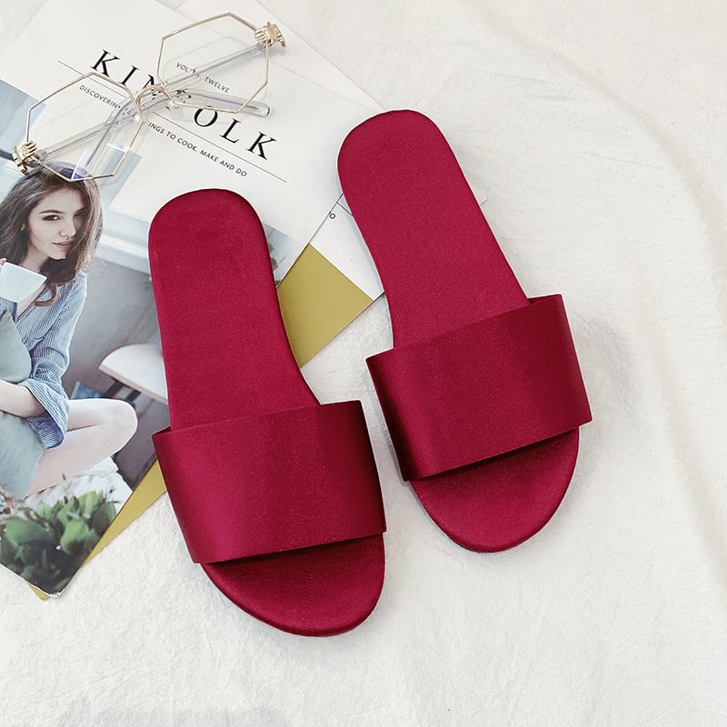 Dámske svadobné papuče, korejský štýl, vrchný materiál a podšívka z textilu, gumená podrážka, plochá päta, hrúbka podrážky 0–3 cm