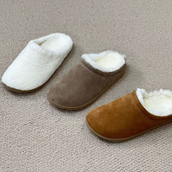 Ženske vunene papuče, slip-on dizajn, gornji dio od nubuka, podstava od krzna, gumeni potplat s protukliznom