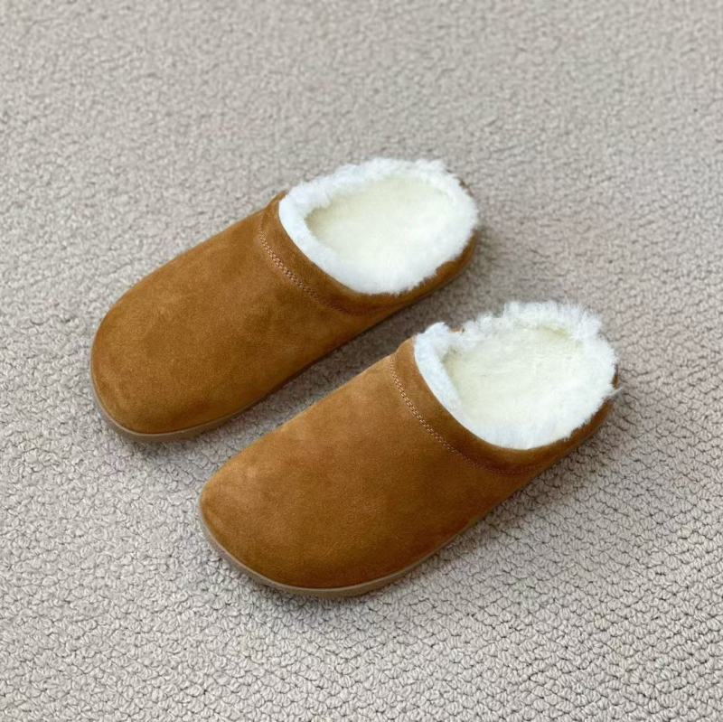 Ženske vunene papuče, slip-on dizajn, gornji dio od nubuka, podstava od krzna, gumeni potplat s protukliznom