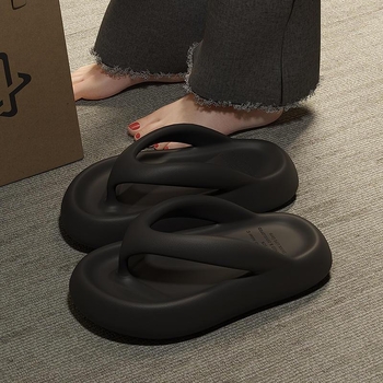 Sandale s zaštitom prsta – minimalistički PVC gornji dio, PVC đon, debljina đona 3–5 cm, konstrukcija ubrizgavanjem