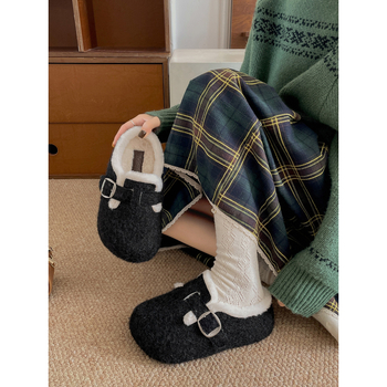 Dámske papuče s kožušinou s protišmykovou hrubou gumovou podrážkou, PU vrchný materiál, podšívka z kožušiny z králika, hrúbka podrážky 0–3 cm, jeseň 2025