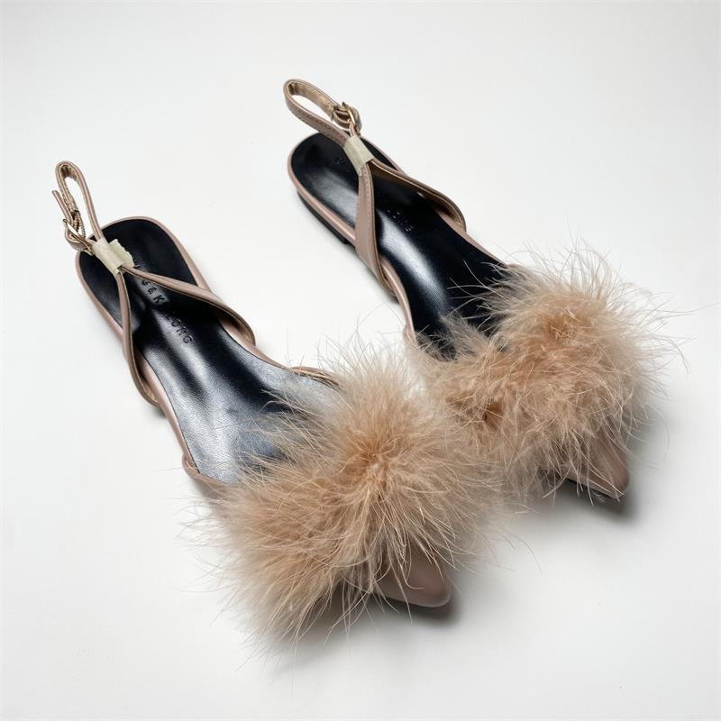 Ženské letné sandále - vrchný materiál mikrovlákno, štvorcový nos, zapínanie s prackou, zadný remienok, priedušné